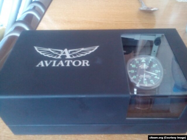 Часы Aviator Airocobra, которыми Сергей Шойгу наградил Евгения Усова