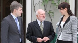 AmbasadorUL Erwan Fouere (centru), cu  Eugen Carpov și Nina Ștanschi, la Dublin, în luna februarie 2012 
