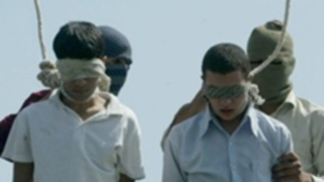 Mahmud Asgari, 16, (right) and Ayaz Marhoni, 18, were convicted of raping a young boy and executed in July 2005