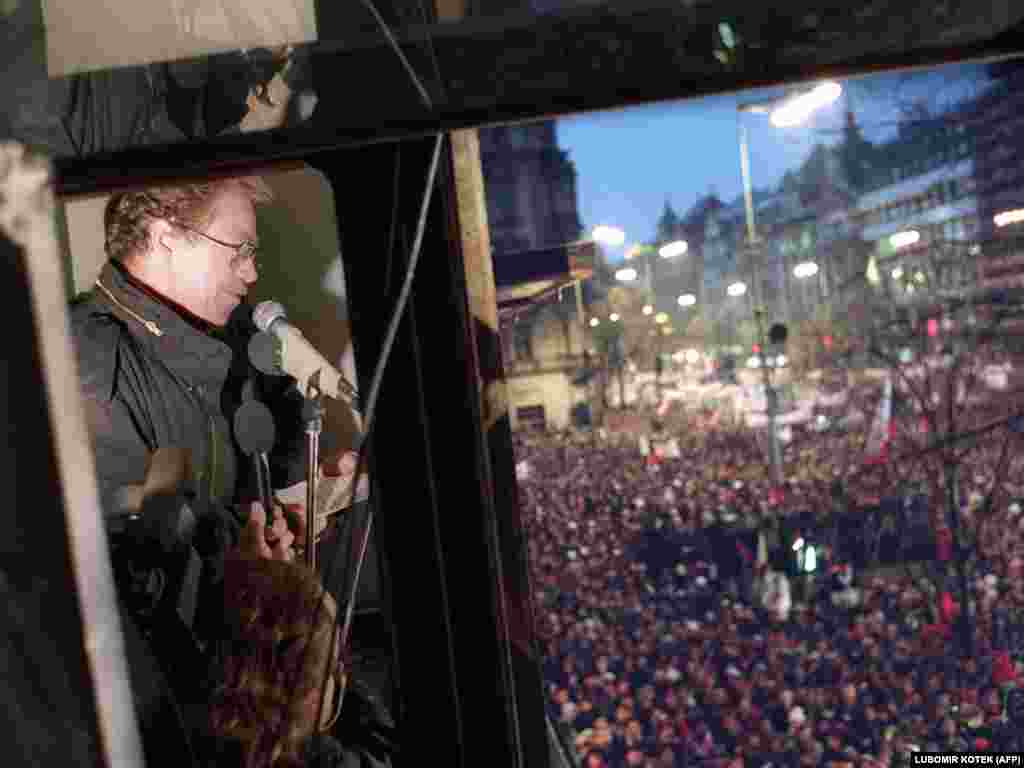 On November 24, the crowds had grown to 300,000. Vaclav Havel, a dissident playwright and former political prisoner, addressed the massive crowd from a balcony overlooking Wenceslas Square.