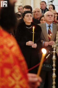 Manana Archvadze-Gamsakhurdia at a 2006 ceremony marking her husband's birthday (file photo) (InterPressNews)