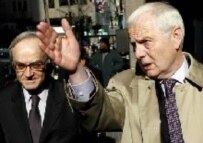 Jean Marc de La Sabliere (left), the French ambassador to the United Nations, and Emyr Jones Parry (right), the British Ambassador to the United Nations (file photo) (epa)