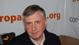 Ion Sturza în studioul Europei Libere la Chișinău