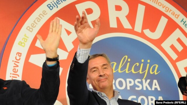 Milo Đukanović slavi izborni rezultat, 14. oktobar 2012.
