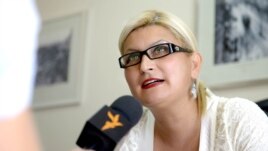 Vesna Šalović tokom razgovora sa novinarom RSE