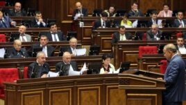Ազգային ժողովի նախագահ Հովիկ Աբրահամյանը վարում է խորհրդարանի նիստը, արխիվ
