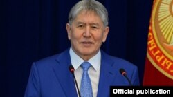 Алмазбек Атамбаев, Қырғызстан президенті.