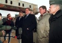 U.S. negotiator Richard Holbrooke arriving in Sarajevo for talks in December 1995 (epa)