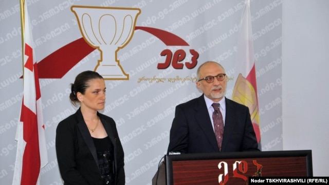 გურამ ჩახვაძე, ეროვნულ-დემოკრატიული პარტიის ერთ-ერთი ლიდერი