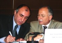 Ekmeleddin Ihsanoglu (right), the secretary-general of the Organization of the Islamic Conference (file photo) (RFE/RL)