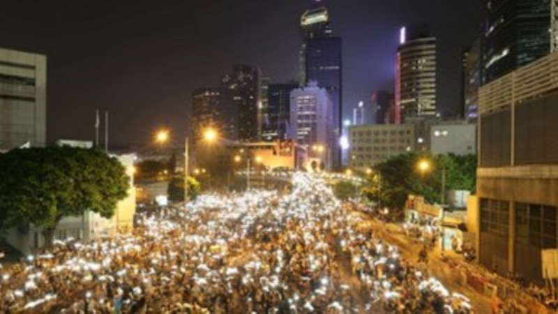 В Гонконге четвертую ночь продолжаются массовые акции протеста