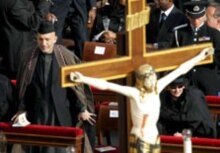 Afghanistan – Religion / Christianity – President Hamid Karzai (L) during the funeral of Pope John Paul II in the Vatican, 8 April 2005. (Size: 220x155.) Source: epa.