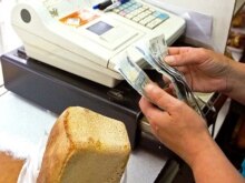 Russia -- Buying a loaf of bread in Kurgan, 11Jul2007