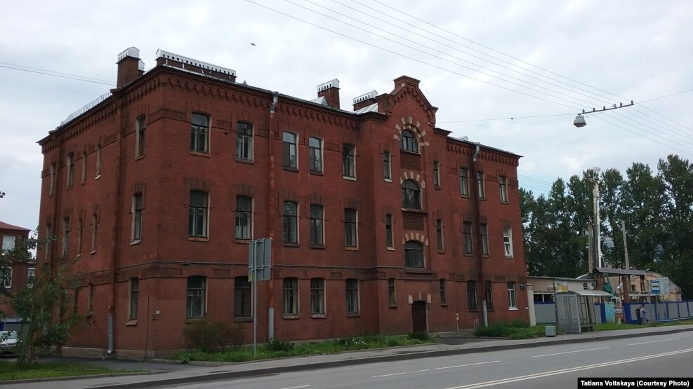 Дом по улице Ремесленной, 3, в Санкт-Петербурге