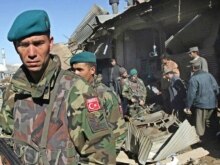 Afghanistan -- Turkish soldiers of NATO-led International Security Assistance Force (ISAF) inspect the site of a bomb explosion in Kabul, 14Mar2007