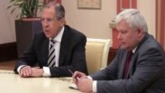 Дар акс: Вазири умури хориҷии Русия Сергей Лавров ва сафири ин кишвар дар Тоҷикистон Юрий Попов. 24-уми апрел дар Душанбе.