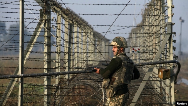 Kufiri ndërmjet Pakistanit e Indisë