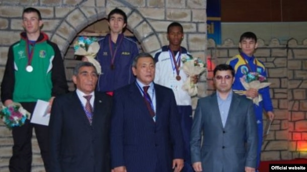 Ғафур Раҳимов ўзбек боксининг хомийларидан бири сифатида танилган