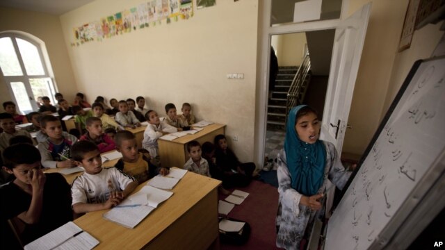 A controversial new official Afghan history textbook will not cover the divisive events of the past four decades 