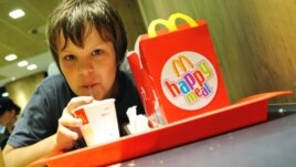 Në njërin nga restorantet e McDonald's-it...