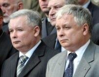 Are Jaroslaw (left) and Lech Kaczynski taking revenge on former elites? (epa file photo)