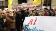 Ukraine -- A protest outside a branch of the National Bank of Ukraine in Lviv, 04Mar2009