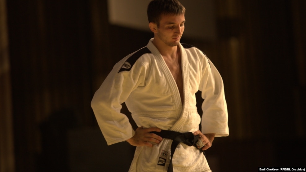 63123759-EFEE-4EFD-BFF7-2E10FA5BF64C_cx6