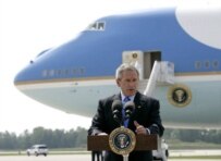 Bush making a statement to the press about the British terrorist plot on August 10 (official site)