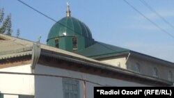 Тәжікстандағы мешіттердің бірі (Көрнекі сурет).