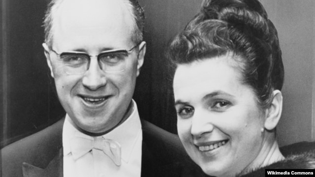 Galina Vishnevskaya with her cellist husband Mstislav Rostropovich