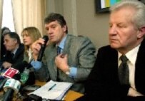 Ukrainia opposition leaders left to right: Symonenko, Tymoshenko, Yushchenko, and Moroz (file photo)