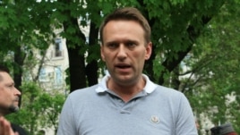 Aleksei Navalny speaks to opposition protesters in Moscow.