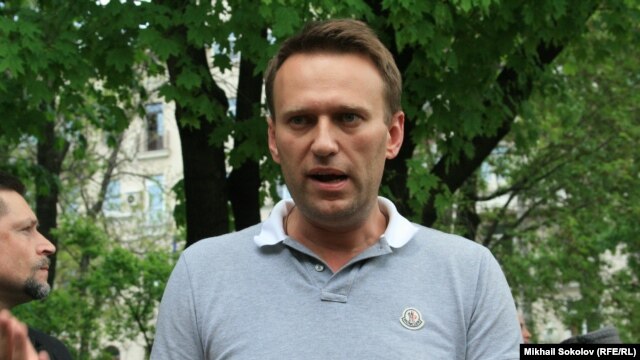 Aleksei Navalny speaks to opposition protesters in Moscow.