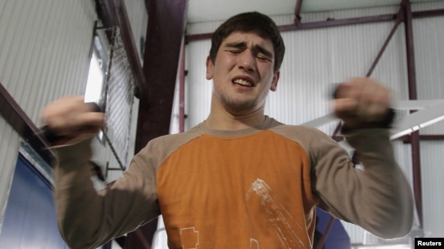 No pain, no gain -- if Georgian wrestler Vladimir Khinchagashvili wins gold at London 2012, he could also pocket a bonus of more than $1 million. 