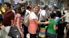 Սիրիահայերի հերթական խումբը ժամանում է Երեւան, արխիվ