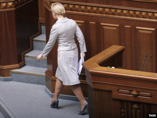 Украина парламенты Тимошенко җитәкләгән хөкүмәтне вазыйфасыннан читләтү өчен тавыш бирде