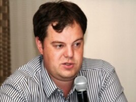 Политолог Андрей Чеботарев. Алматы, 26 августа 2010 года.