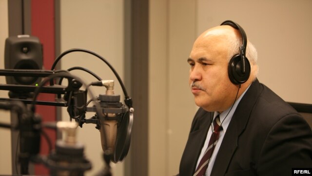 Radio Azadi journalist and AIB Award nominee Zarif Nazar