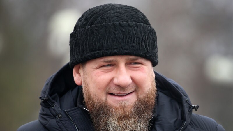 Кадыров раздал бойцам своего клуба "мерседесы" общей стоимостью не менее 18 миллионов рублей