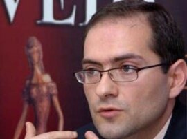 HAK spokesman Arman Musinian