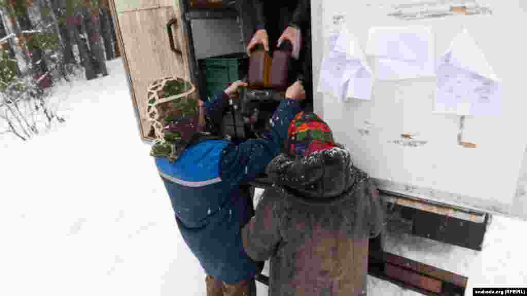 Still, the 800-meter trip through deep snow to reach Martha and Viktor's home takes the "autalauka" about 15 minutes each way.