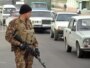 Арнайы полиция жасағы Ташкенттің шеткі көшелерін бақылап жүр. Ташкент, 31 наурыз 2004 жыл