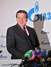 Gerhard Schroeder at a press conference at Gazprom headquarters on March 30 (epa)