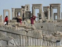 Tourists at the ancient city of Persepolis in summer 2006 (Fars)