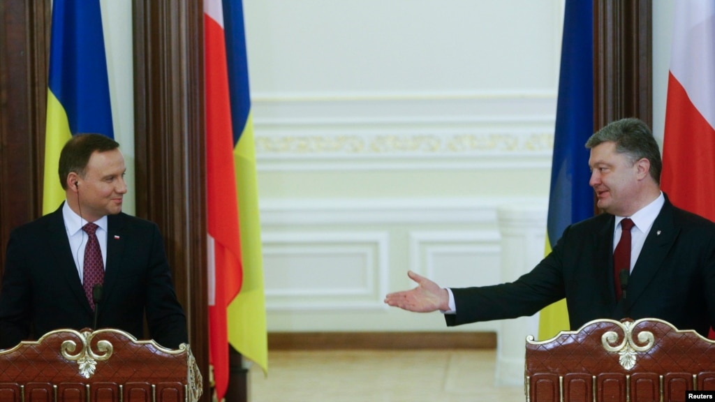Україна та Польща готові до діалогу про історію — Порошенко