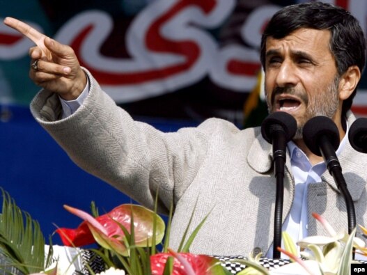 محمود احمدی نژاد روز شنبه در گفت و گو با روزنامه قطری «الشرق» گفته بود که در صورت حمله به ایران، پاسخ تهران «کره زمین را شامل می‌شود.»