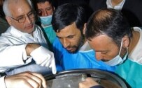 Iranian President Mahmud Ahmadinejad during a visit to Natanz nuclear facility (file photo) (Fars)