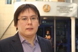 Жанболат Мамай, главный редактор газеты «Ашық алаң». Алматы, 23 сентября 2013 года.