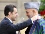 افغان ولسمشر حامد کرزی له خپل فرانسوي سیال نیکولاس سارکوزي سره.