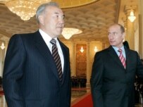 Nazarbaev (left) met Putin in Astana (ITAR-TASS)
